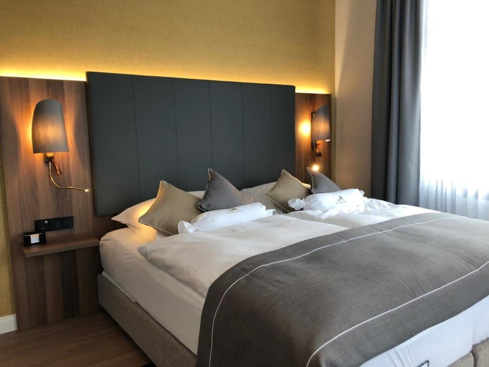Boutique-Hotel Moseltor ทราเบิน-ทราร์บาค ภายนอก รูปภาพ