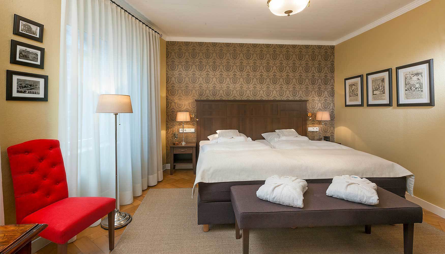 Boutique-Hotel Moseltor ทราเบิน-ทราร์บาค ภายนอก รูปภาพ
