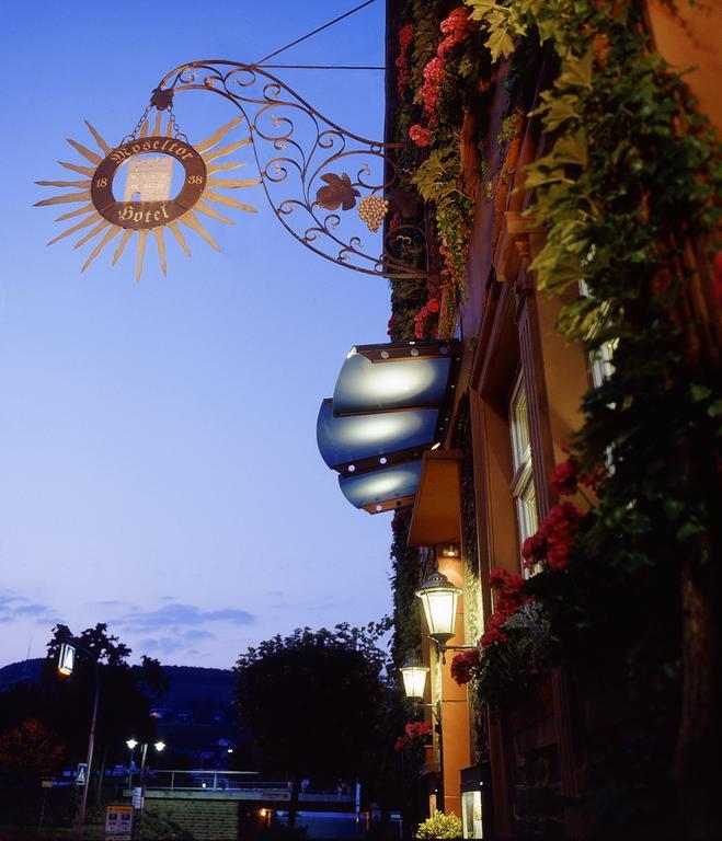 Boutique-Hotel Moseltor ทราเบิน-ทราร์บาค ภายนอก รูปภาพ
