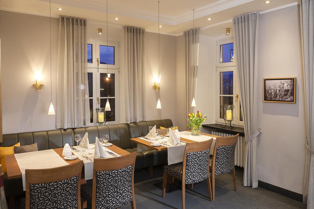 Boutique-Hotel Moseltor ทราเบิน-ทราร์บาค ภายนอก รูปภาพ