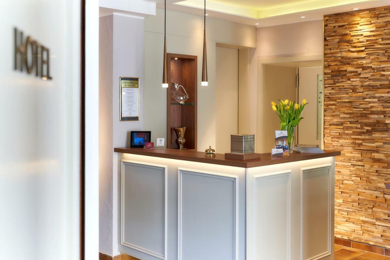 Boutique-Hotel Moseltor ทราเบิน-ทราร์บาค ภายนอก รูปภาพ